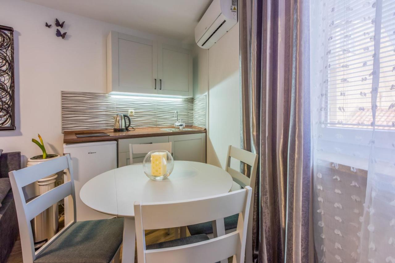 Apartments And Room Art Crikvenica Exterior foto